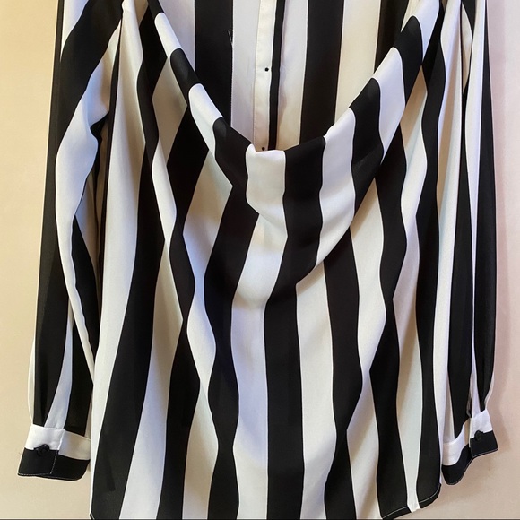 Striped Backless Blouse - Picture 3 of 4